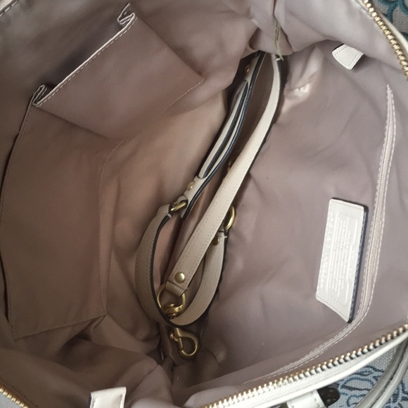 Coach Cream Leather Tote Shoulder Bag Gold Accent - Picture 4 of 6